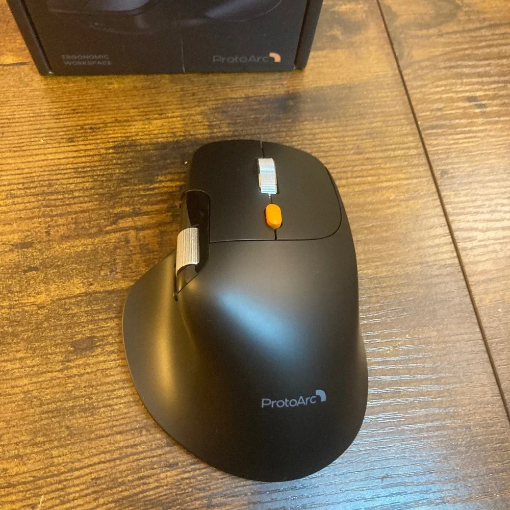 ProtoArc EM25 Ergonomic Mouse Multi-Device Bluetooth Wireless USB-C Black